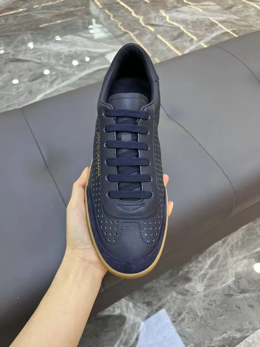 Men's Men's Shoes 💰400 [New Style] 🐝🐝DG—Dolce&G men's calfskin sneakers Portofino Yacht shoes, simple and versatile design, unique saddle leather soles. The Dolce &G logo rear wing is the icing on the cake. Imported cowhide + rubber outsole Size: 39-44 (customized at 38.45)